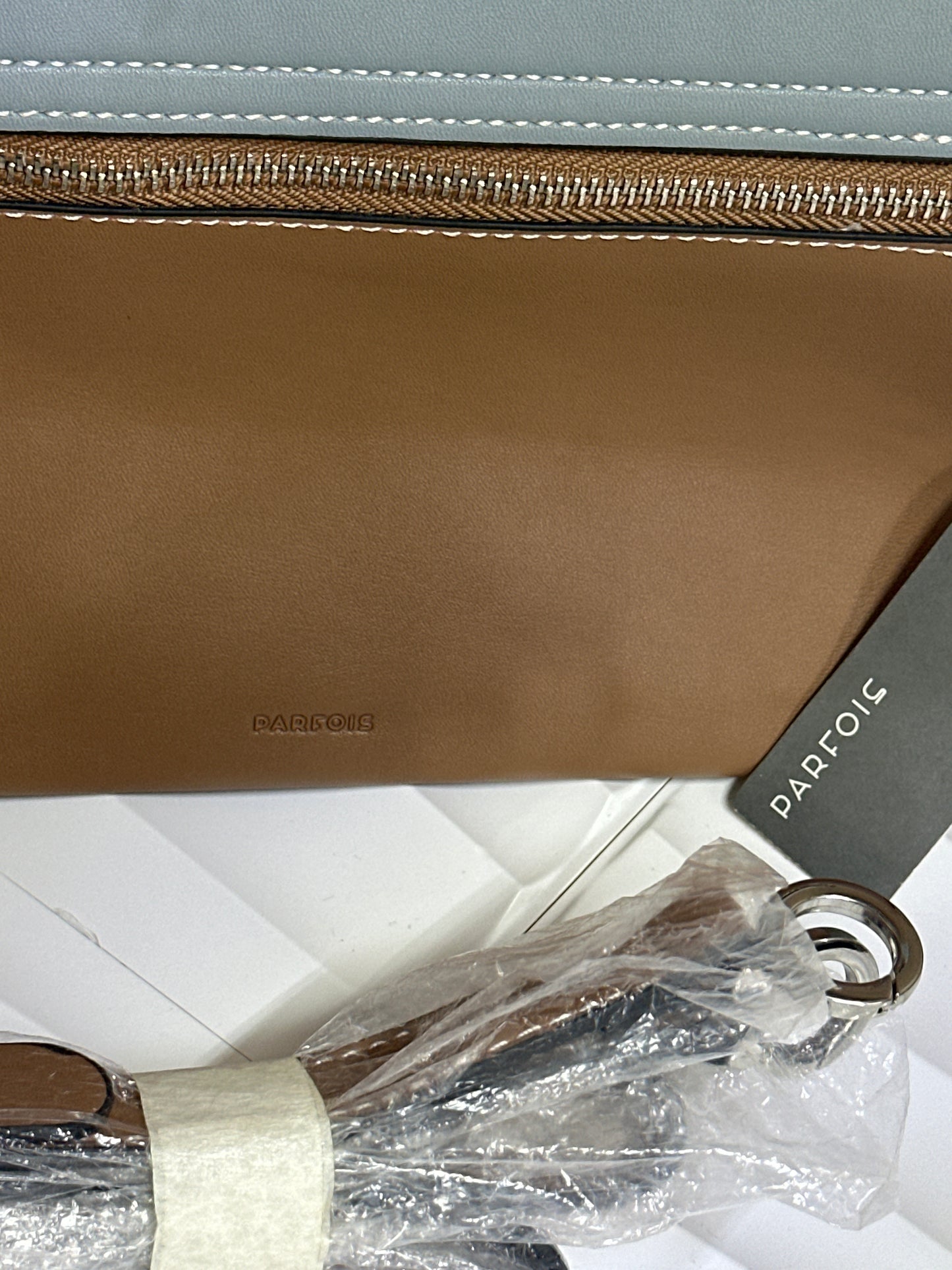 Parfoís Cross Body Bag